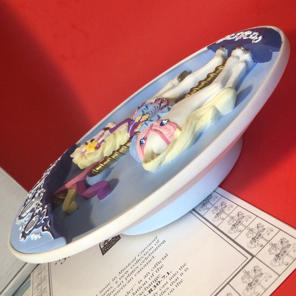 RHODES STUDIOS FIRST ISSUE IN THE MUSICAL CAROUSEL TREASURES COLECTION - Picture 15 of 16